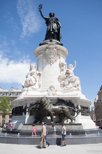 place de la république paris exposition